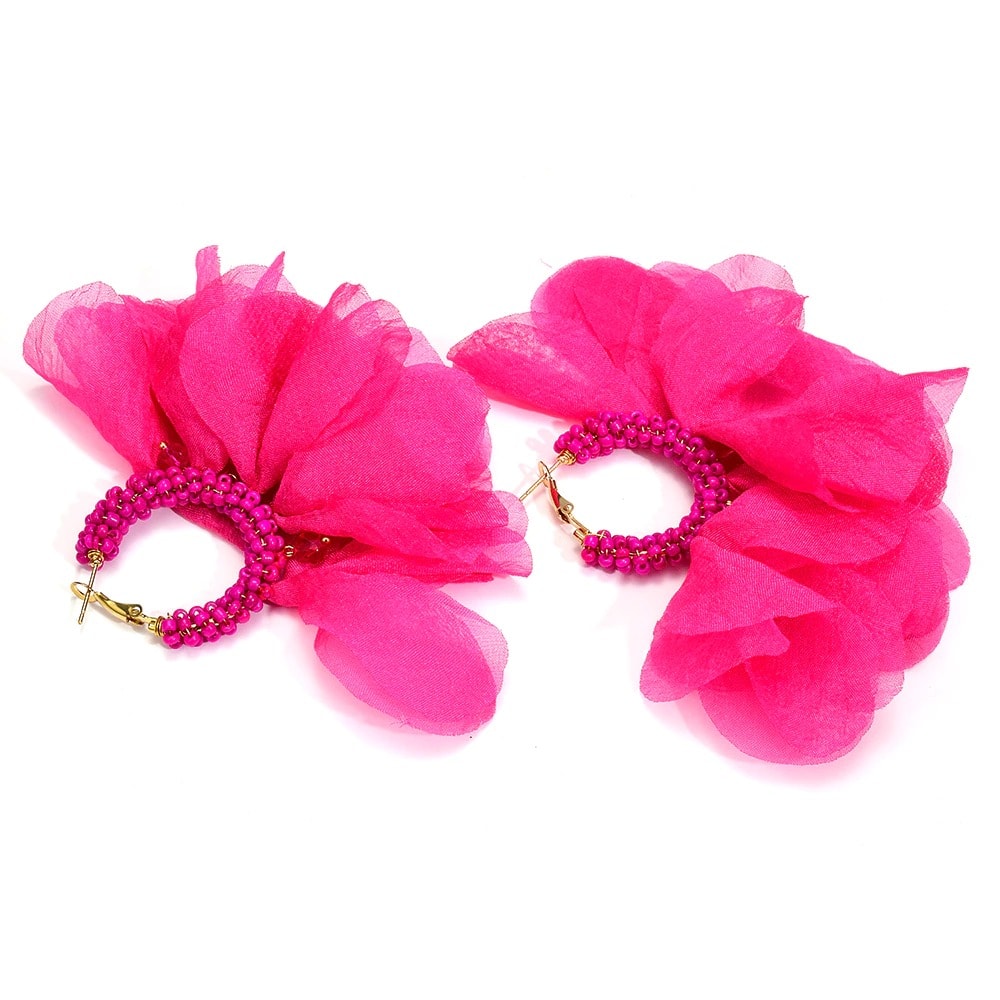 Cercei roz, cu margelute si petale, Greta C8