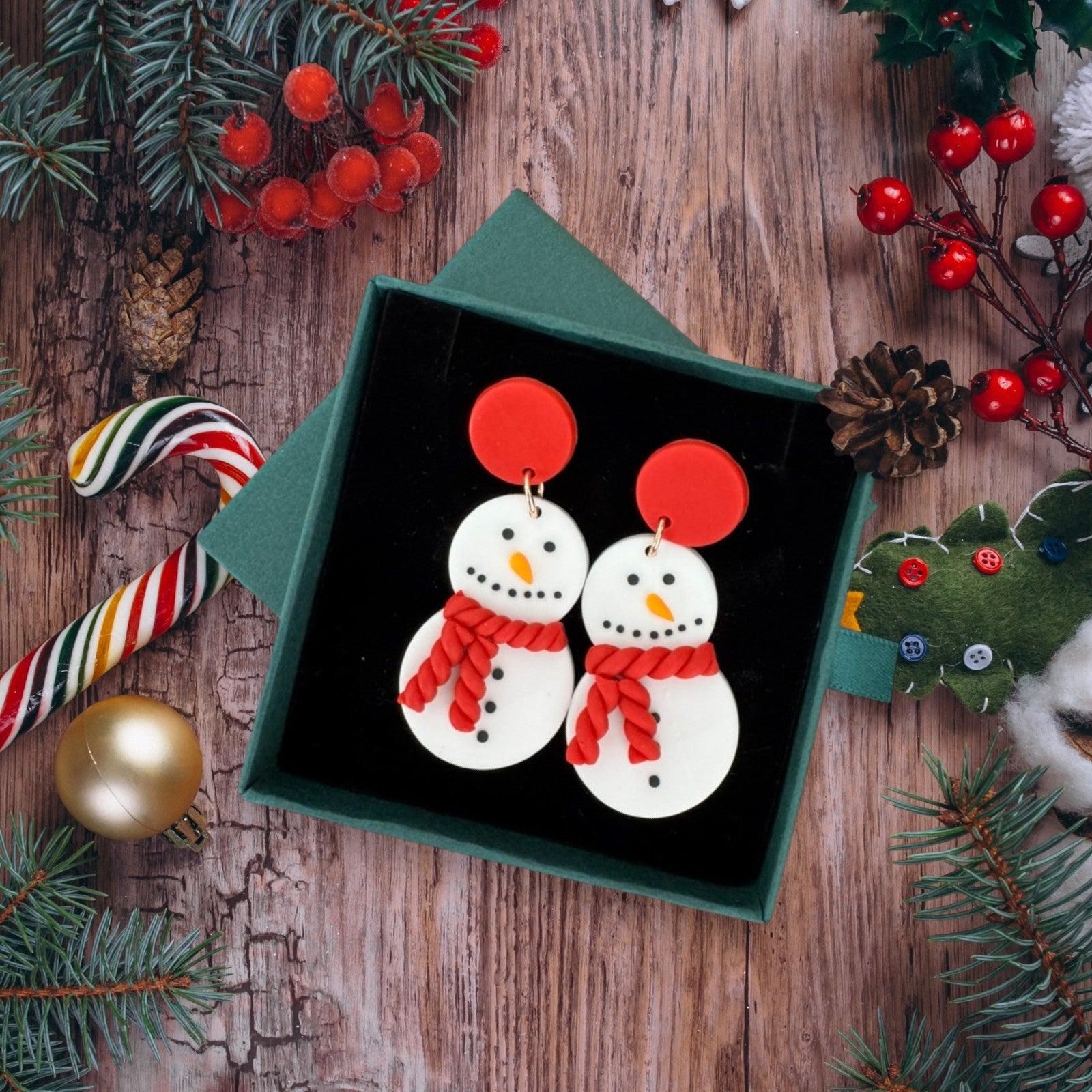 Cercei albi, forma de om de zapada, plus cutie cadou, Snowman C23 - Pursehuit.ro