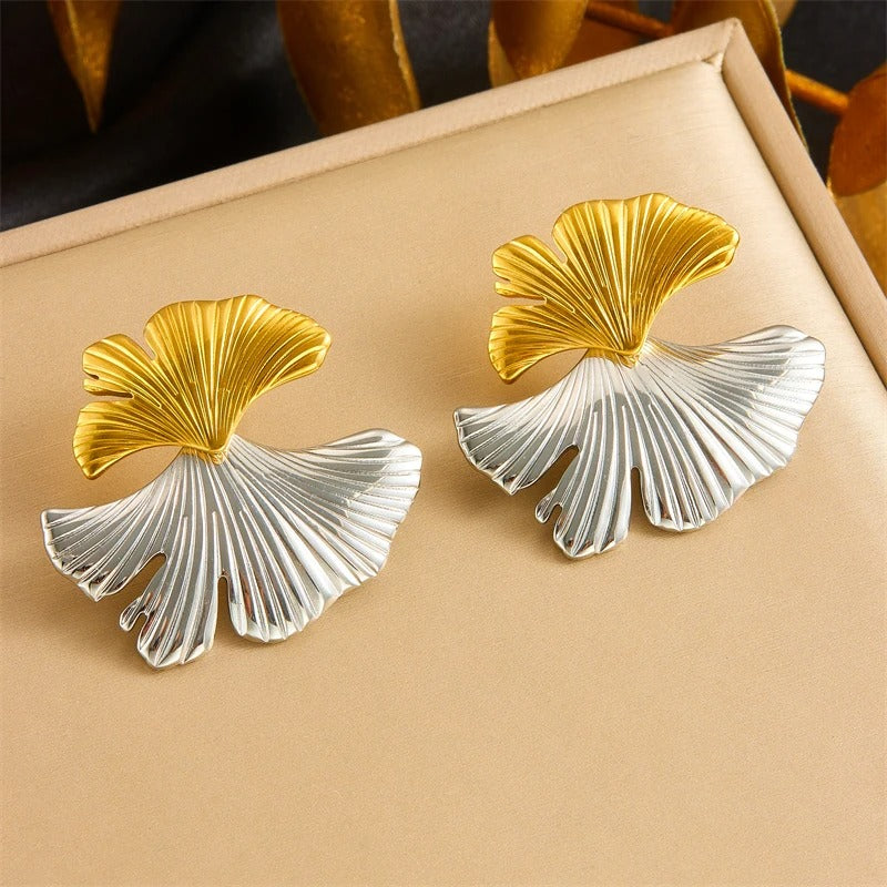 Cercei argintii, din otel inoxidabil, forma de petale, suflati cu aur 18k, Detlef C5