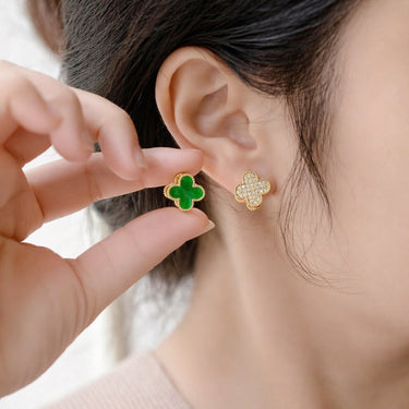 Cercei aurii, cu doua fete, din otel inoxidabil, suflati cu aur 18k, forma de trifoi, cu zirconii, Valerine C5