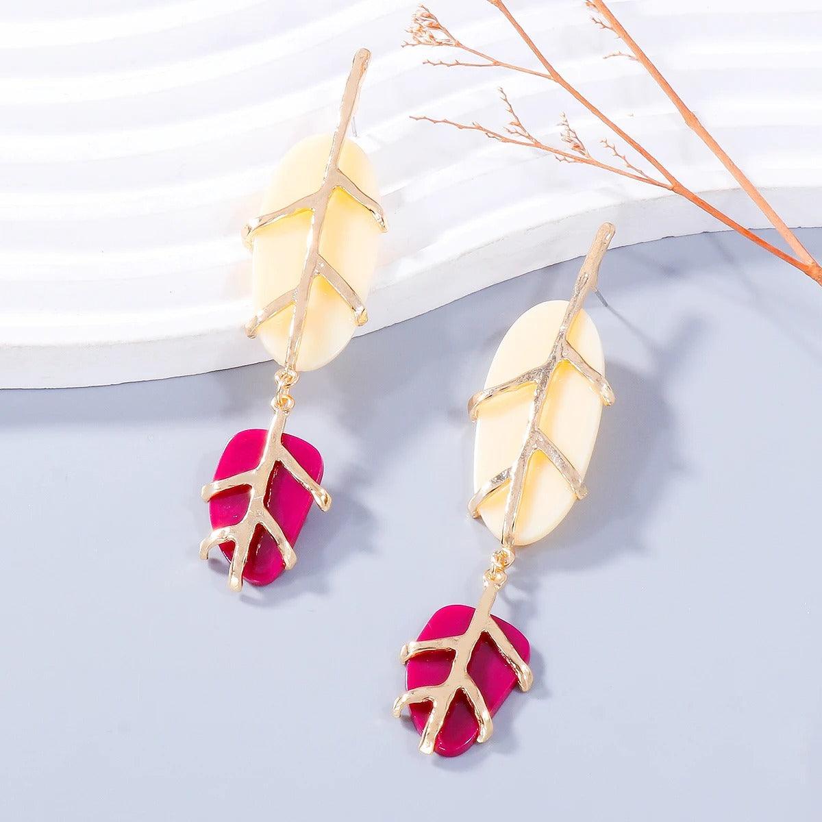 Cercei aurii, forma de frunza, cu pietre, Mylius C4 - Pursehuit.ro