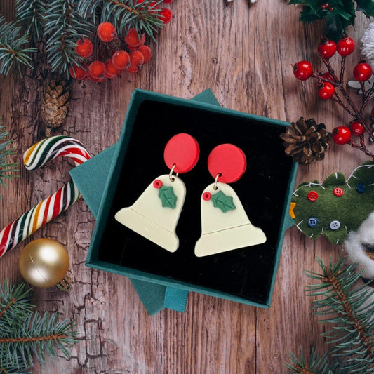 Cercei bej, forma de clopotel de Craciun, plus cutie cadou, Bells C23 - Pursehuit.ro