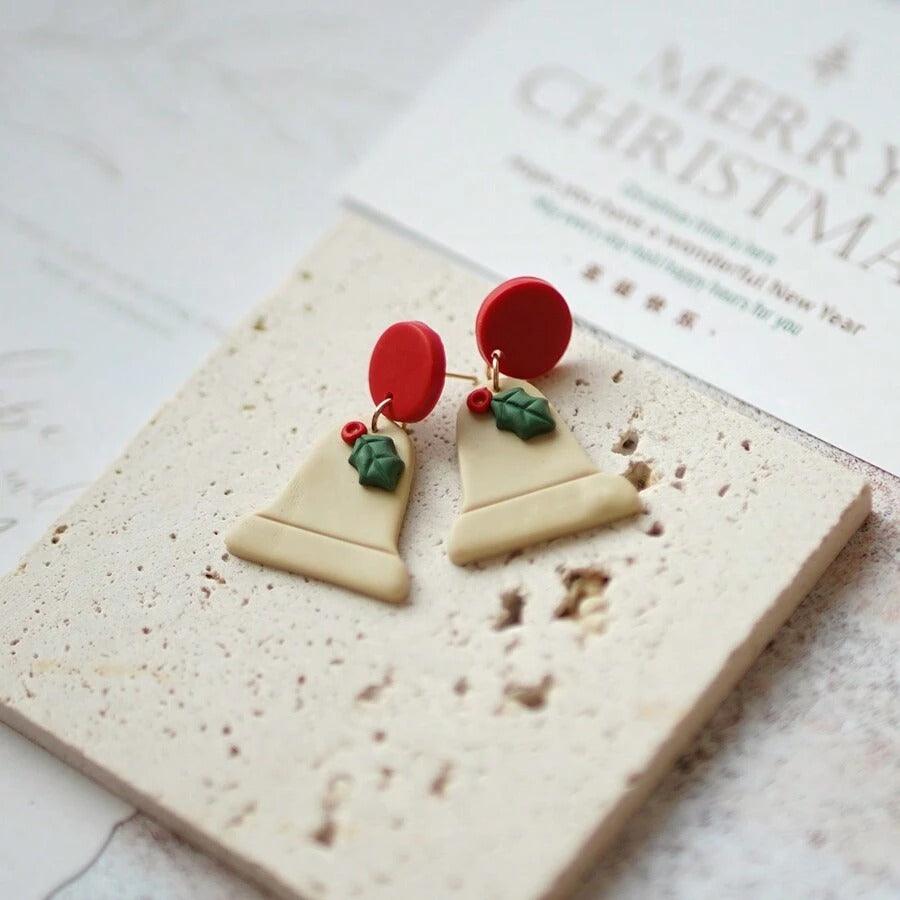 Cercei bej, forma de clopotel de Craciun, plus cutie cadou, Bells C23 - Pursehuit.ro