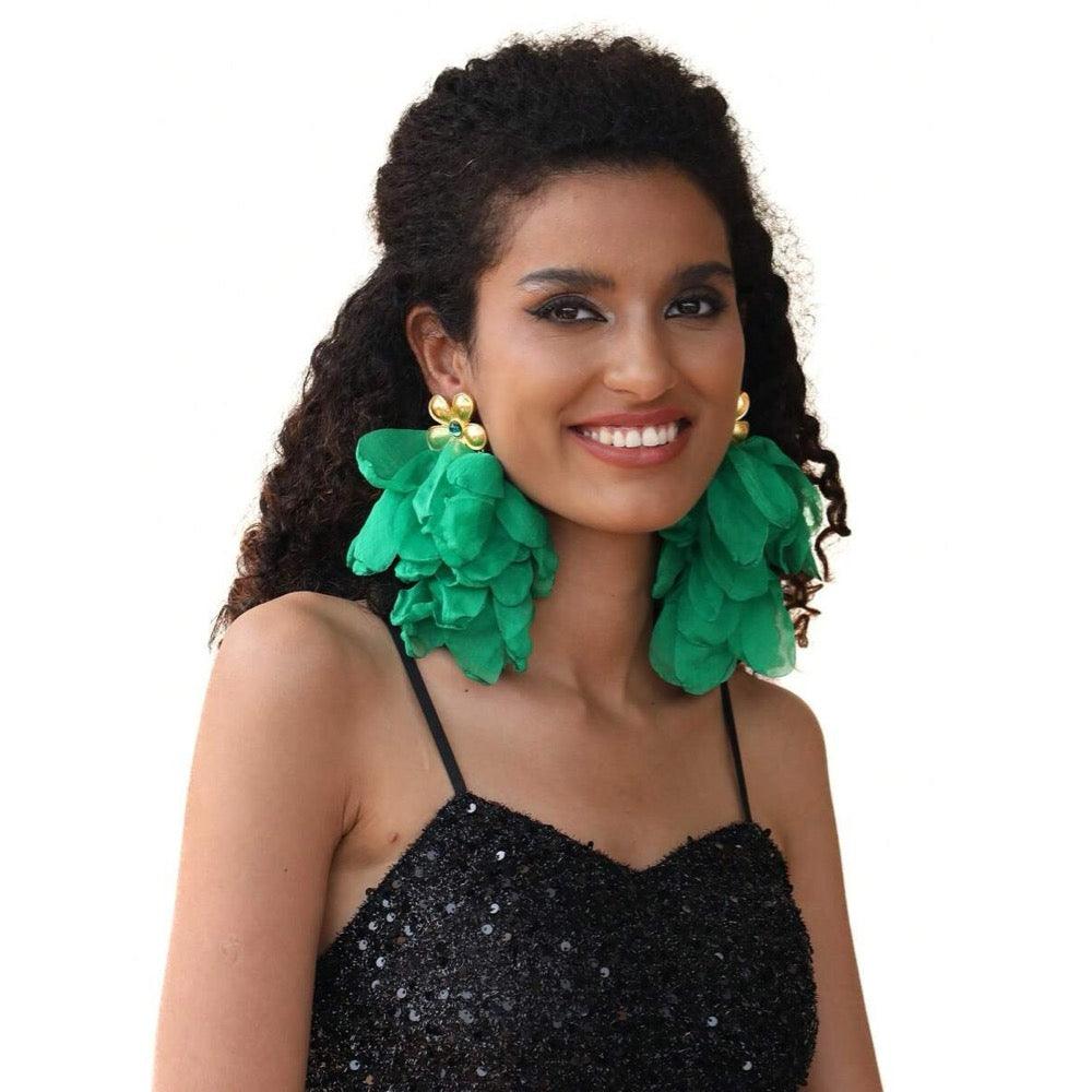 Cercei verzi, cu flori aurii si petale supradimensionate, Berno C16 - Pursehuit.ro