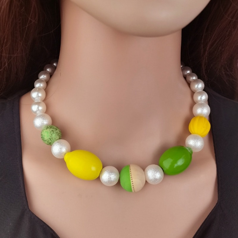 Colier alb, cu perle si piese in forma de lamai, verzi si galbene, Fiene C17