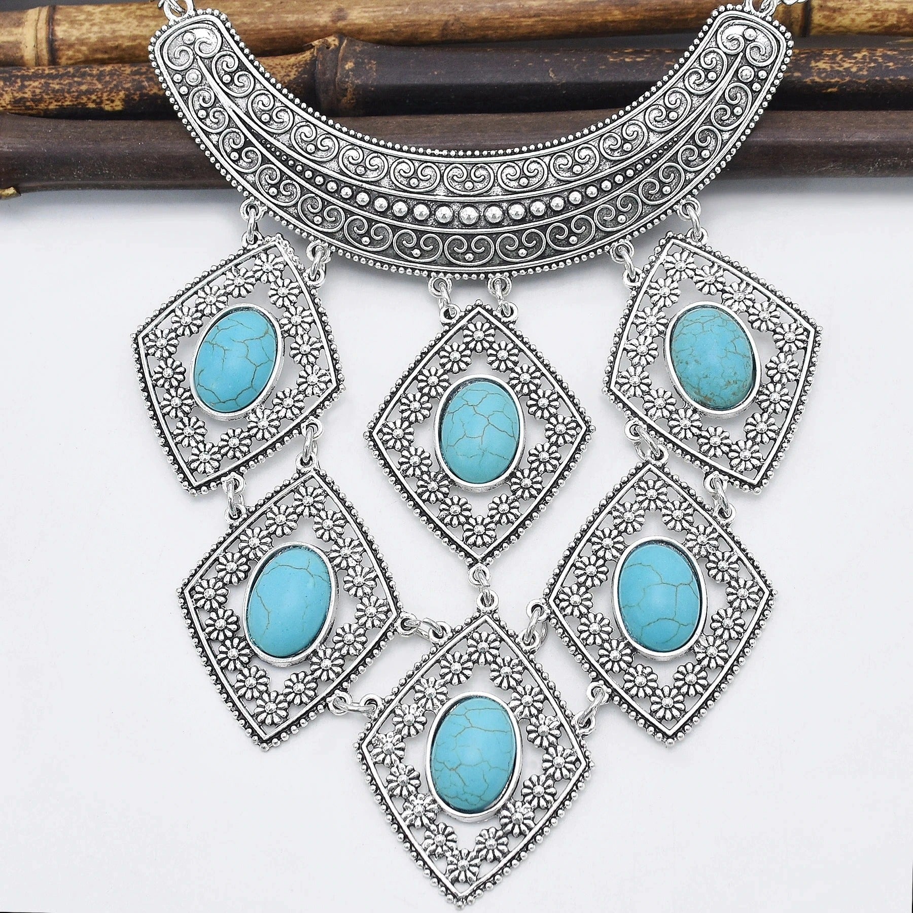 Colier argintiu, cu pietre turquoise, Sarah C12