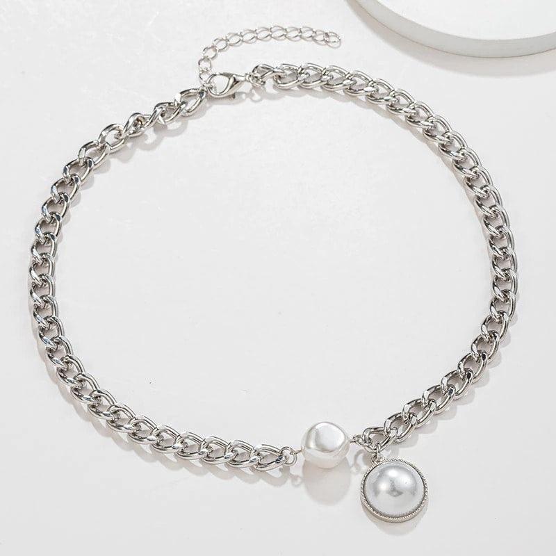 Colier argintiu, cu zale si perle, Amola C2 - Pursehuit.ro