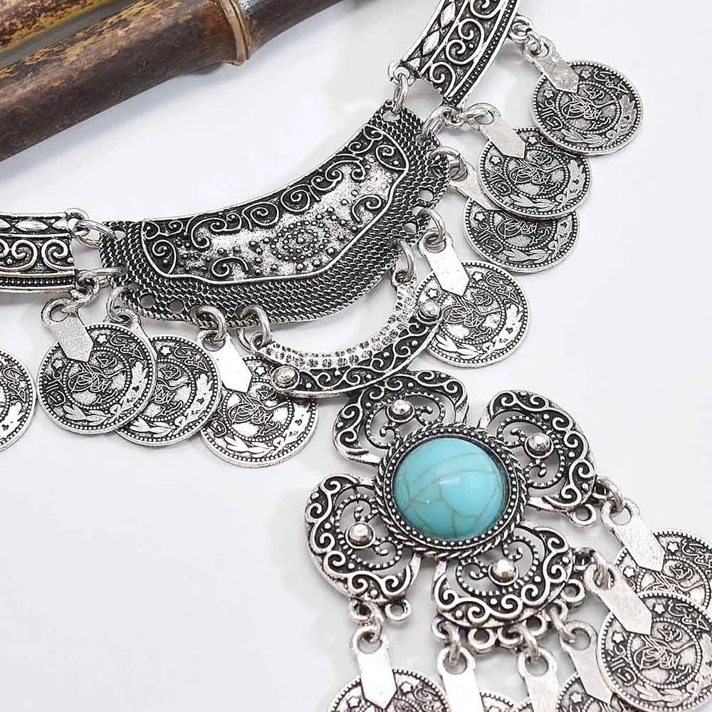 Colier argintiu, stil boho, cu banuti si piatra turquoise, Sarai C12