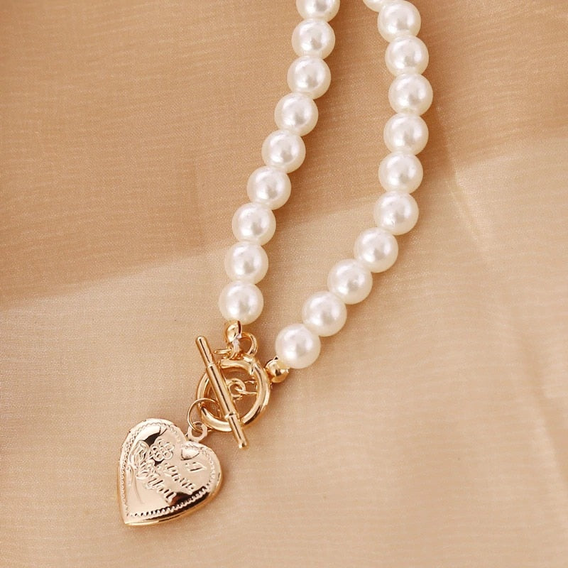 Colier auriu, cu perle si pandantiv inima, Nikkie C1