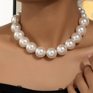 Colier auriu, cu perle supradimensionate, Olluf C8 - Pursehuit.ro