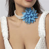 Colier choker, alb, cu perle si floare bleu, Maritha C1