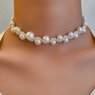 Colier choker argintiu, cu perle, Olla C4 - Pursehuit.ro