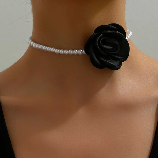 Colier choker, auriu, cu perle si floare, Olivera C3