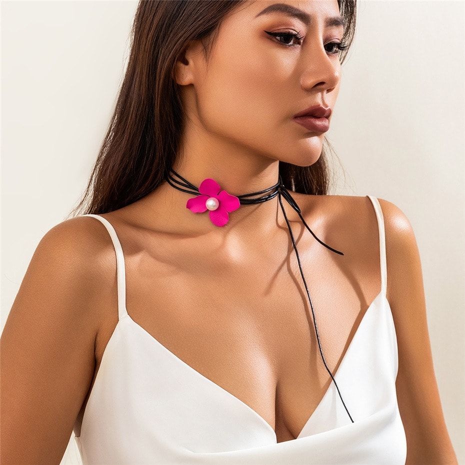 Colier choker, negru, cu floare roz si snur, Hamo C2 OUT