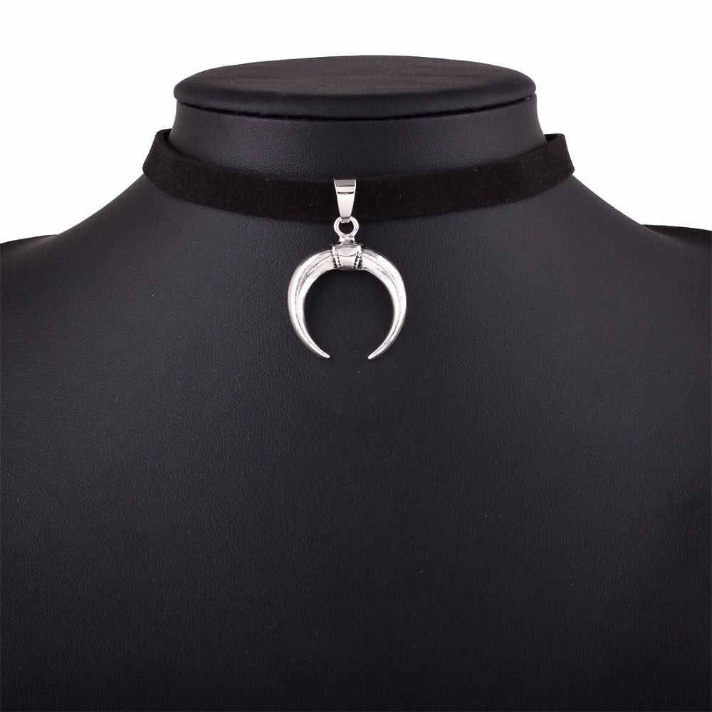 Colier choker negru, cu semiluna argintie, Scarlet C19