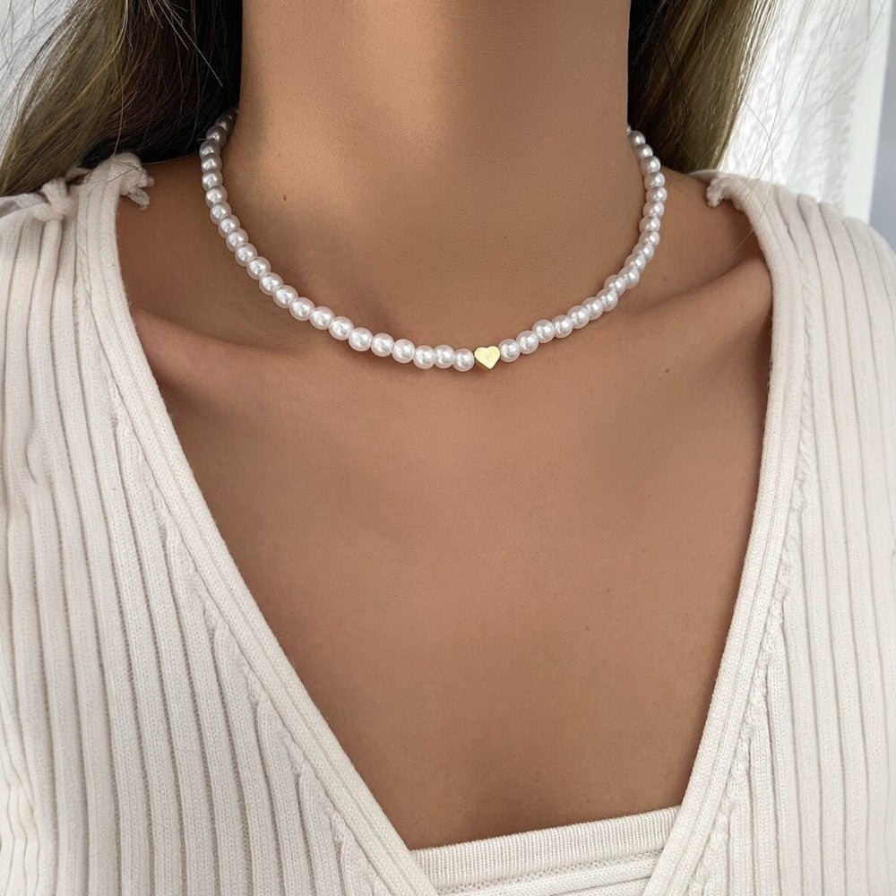 Colier auriu, cu perle si pandantiv inimioara, Delfina C15