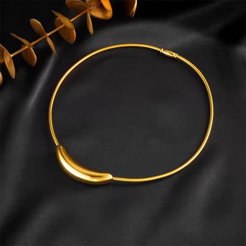 Colier auriu, din otel inoxidabil, design minimalist, suflat cu aur 18k, Toka C2 - Pursehuit.ro