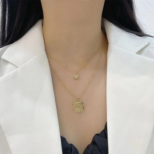 Colier auriu, din otel inoxidabil, in 2 straturi, cu pandantiv rotund, suflat cu aur 18k, Alve C1 - Pursehuit.ro