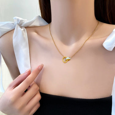 Colier auriu, din otel inoxidabil, suflat cu aur 18k, cu cerculete imbinate si pietre din zirconiu, Inka C4