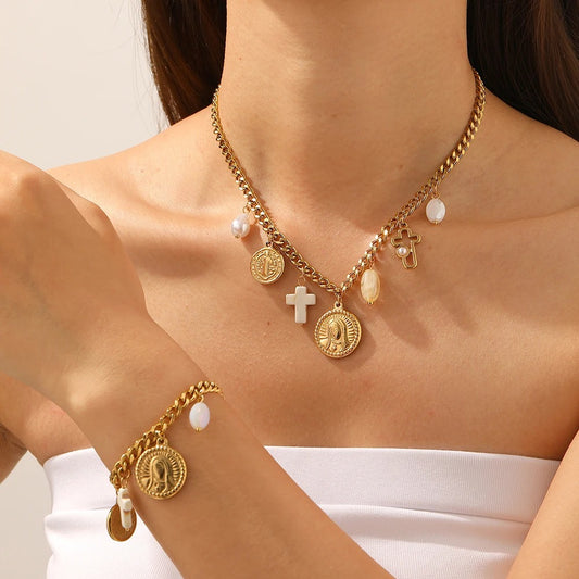 Colier auriu, din otel inoxidabil, suflat cu aur 18k, cu pandantive rotunde si cruciulite, Rika C5