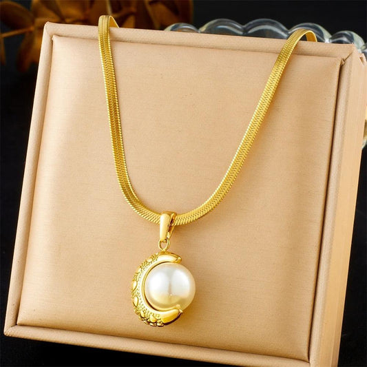 Colier auriu, din otel inoxidabil, suflat cu aur 18k, cu semiluna si perla, Eimy C2 - Pursehuit.ro