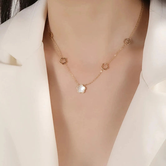 Colier auriu, din otel inoxidabil, suflat cu aur 18k, cu trifoi stilizat, Kalea C1