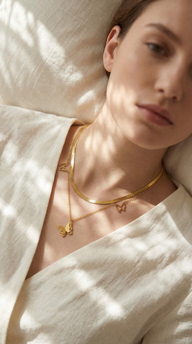 Colier auriu, in 2 straturi, din otel inoxidabil, suflat cu aur 18k, cu fluturasi, Stella C1