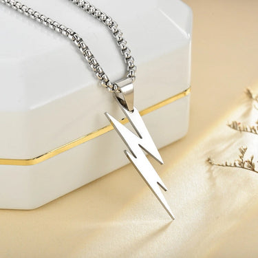 Colier barbati, argintiu, din otel inoxidabil, suflat cu aur 18k, cu pandantiv fulger, Pontianus C9
