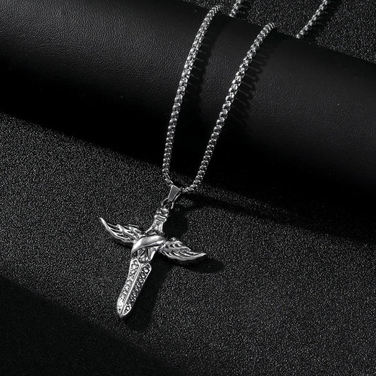 Colier barbati, argintiu, din otel inoxidabil, suflat cu aur 18k, cu pandantiv sabie si aripi, Pieter C9