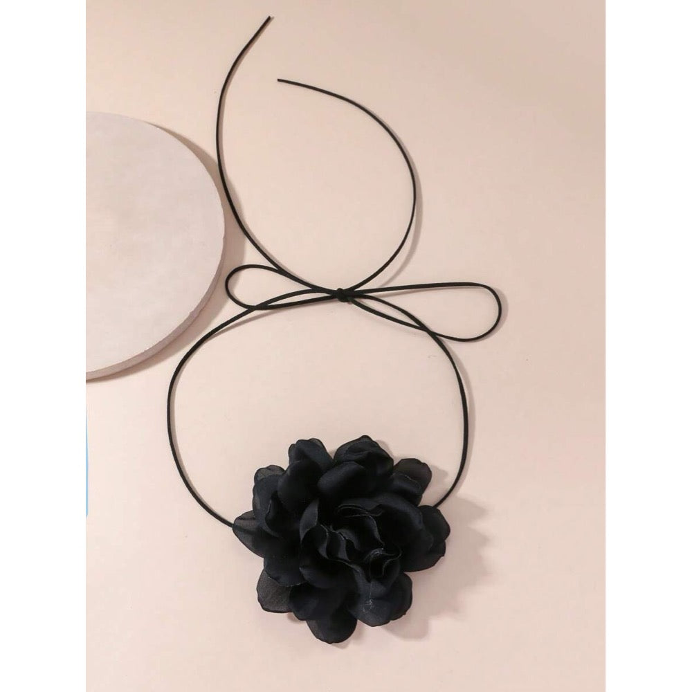 Colier choker, negru, cu floare, Benna C15