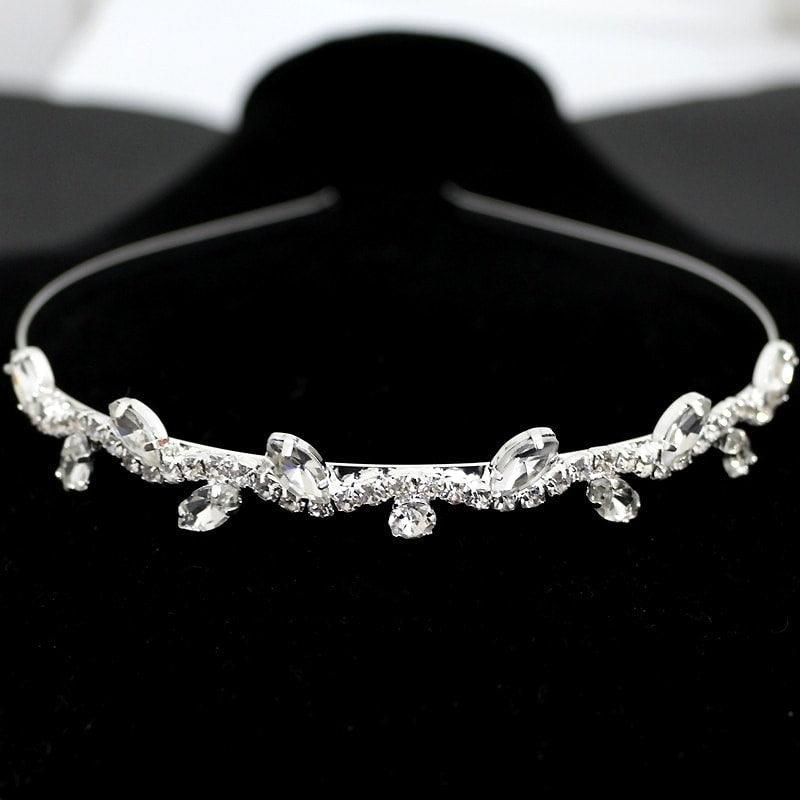 Diadema argintie, cu pietre, April C9 - Pursehuit.ro