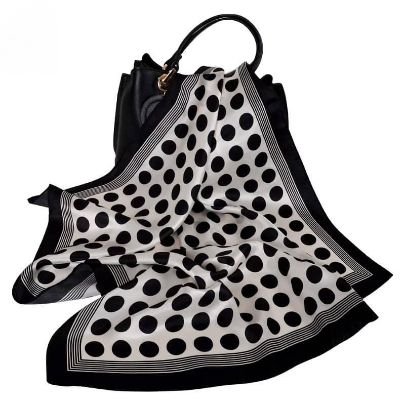 Esarfa alba, patrata, cu imprimeu buline negre, Sandina C1 OUT - Pursehuit.ro