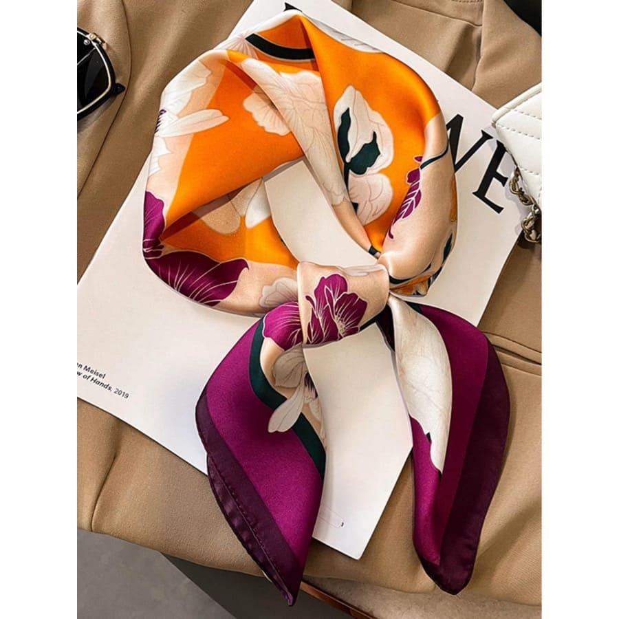 Esarfa multicolora, patrata, cu imprimeu floral, Sarai C1 - Pursehuit.ro