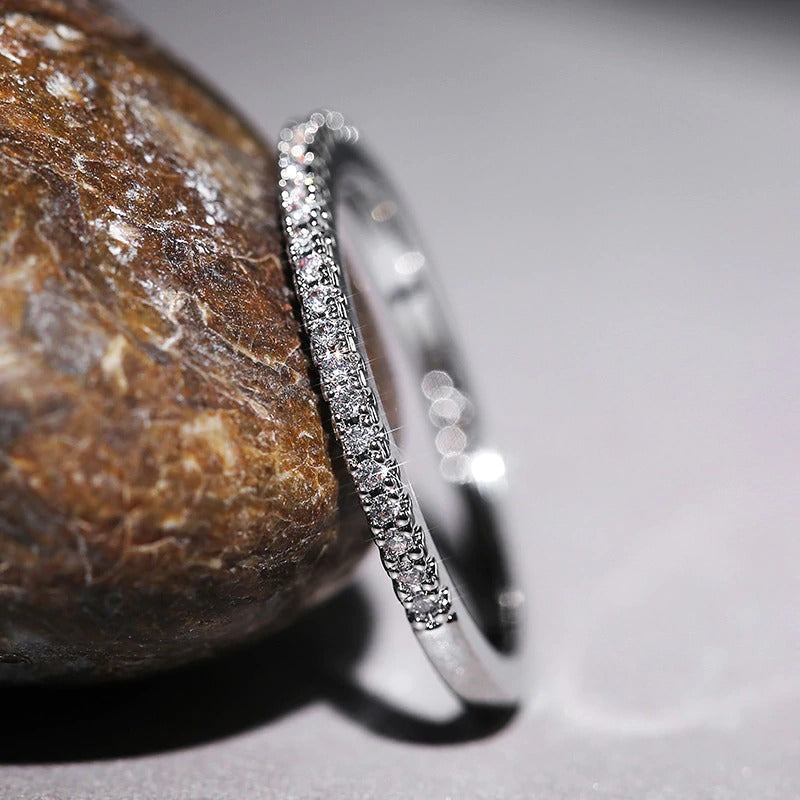 Inel argintiu, cu pietre din zirconiu, Nikky C23