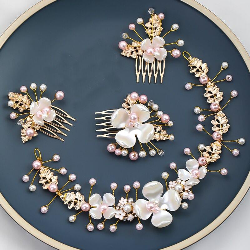 Set 4 accesorii de par, aurii, cu flori si perle, Mayne C9 - Pursehuit.ro