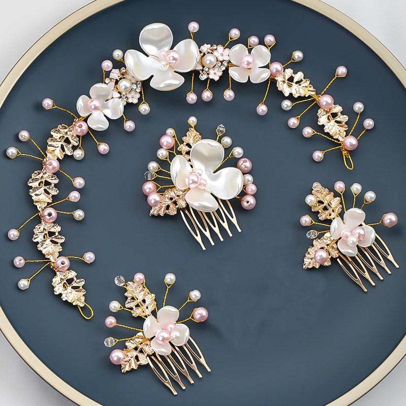 Set 4 accesorii de par, aurii, cu flori si perle, Mayne C9 - Pursehuit.ro