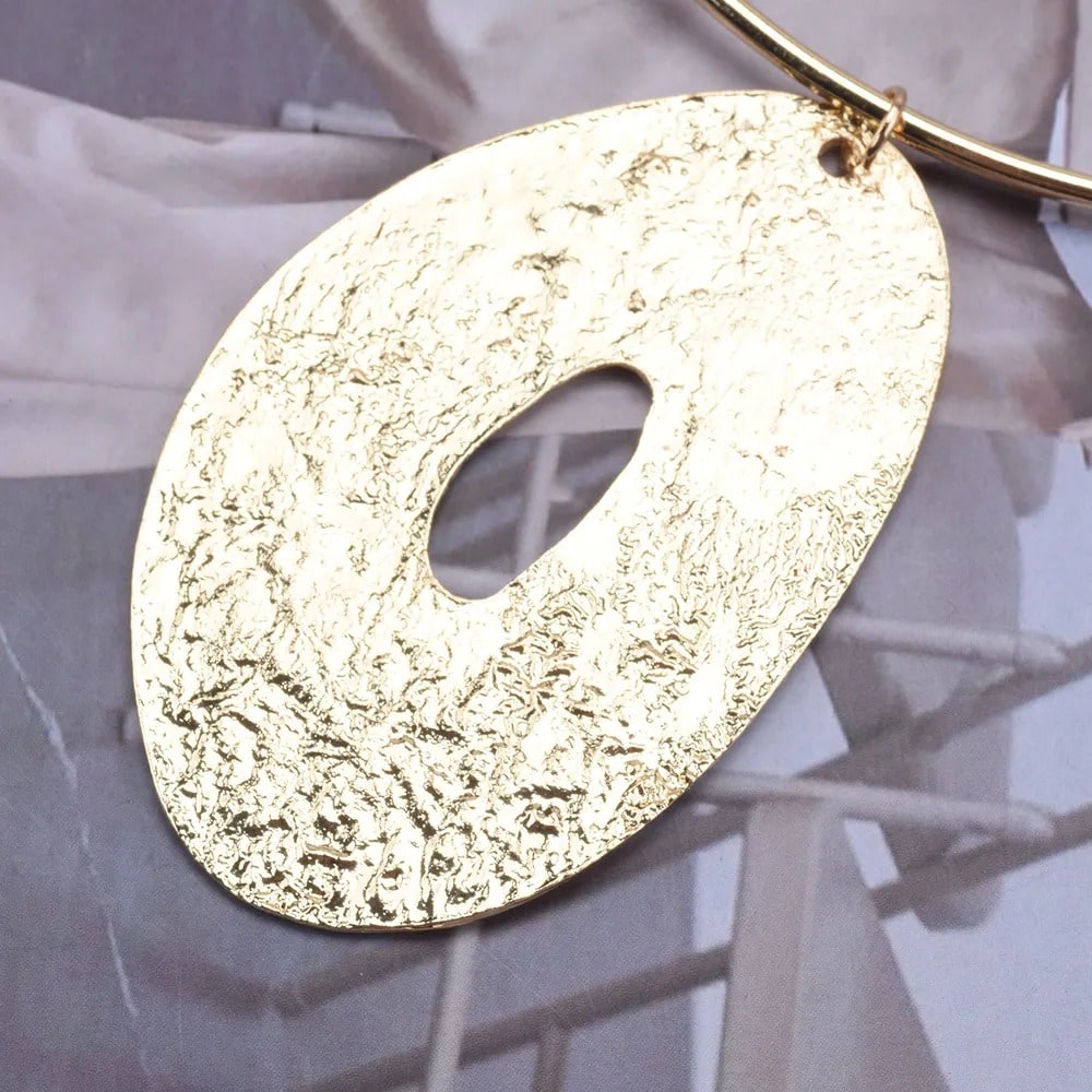 Set colier si cercei, auriu, forma contemporana, cu textura incretita, Lullu C7