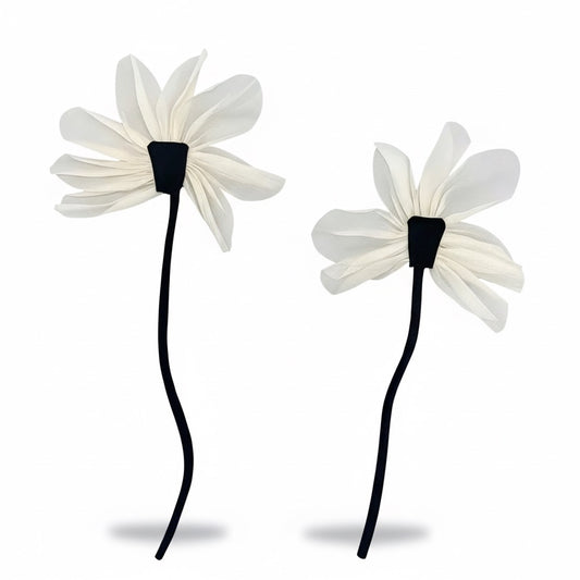 Set 2 brose tip floare, bej, Basilia C12