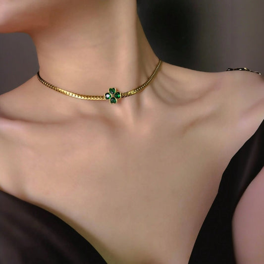 Set colier, cercei si bratara, auriu, din otel inoxidabil, cu trifoi cu patru foi si pietre verzi, Kally C1