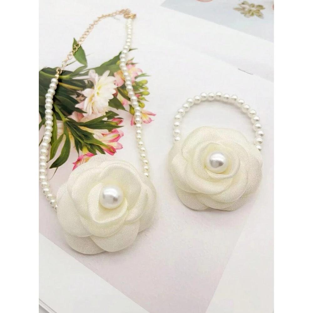 Set colier choker si bratara, cu floare alb unt si perle, Beatriz C14 OUT - Pursehuit.ro