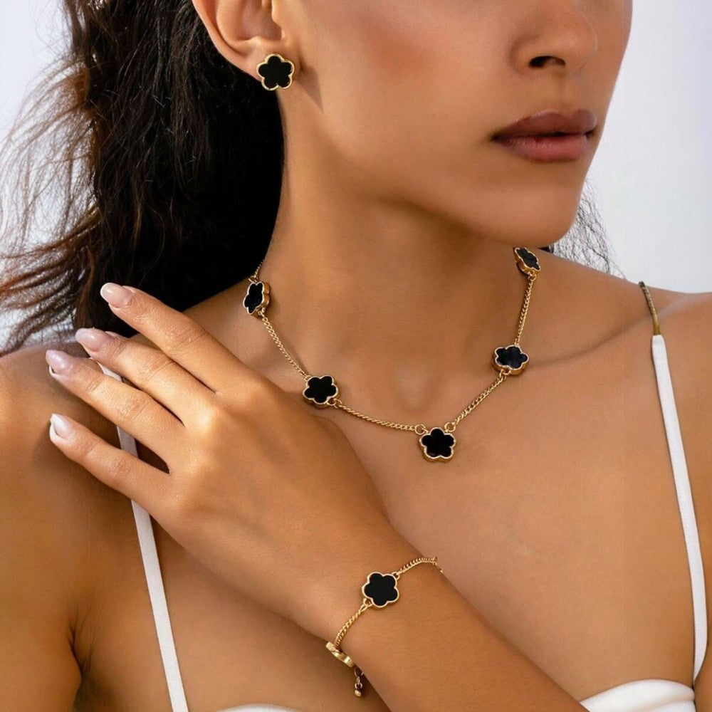 Set colier, cercei si bratara, auriu, cu pandantive flori negre, Nickie C15